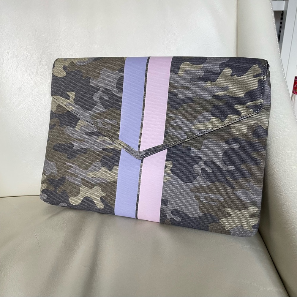 Stella & Dot Bellamy Camouflage Clutch